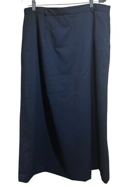 Travel Smith navy blue skirt with back zipper wide pockets waist elastic Size 20